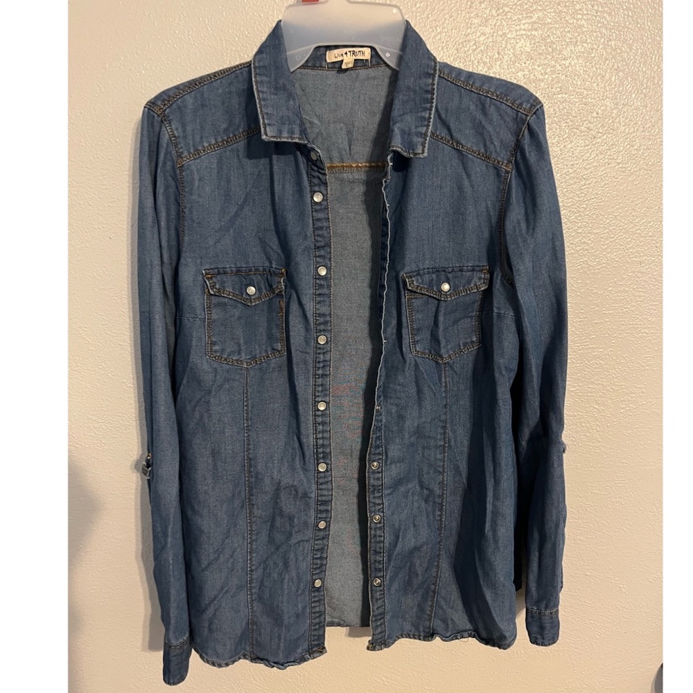 Women's Thin Denim Button Up Size Large